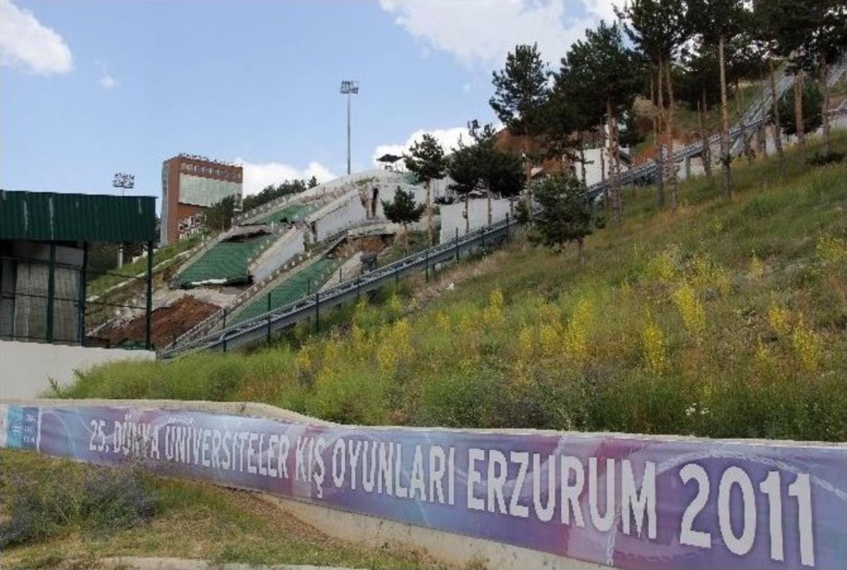 Erzurum&rsquo;da Atlama Kuleleri Heyelan Nedeniyle &Ccedil;&ouml;kt&uuml;