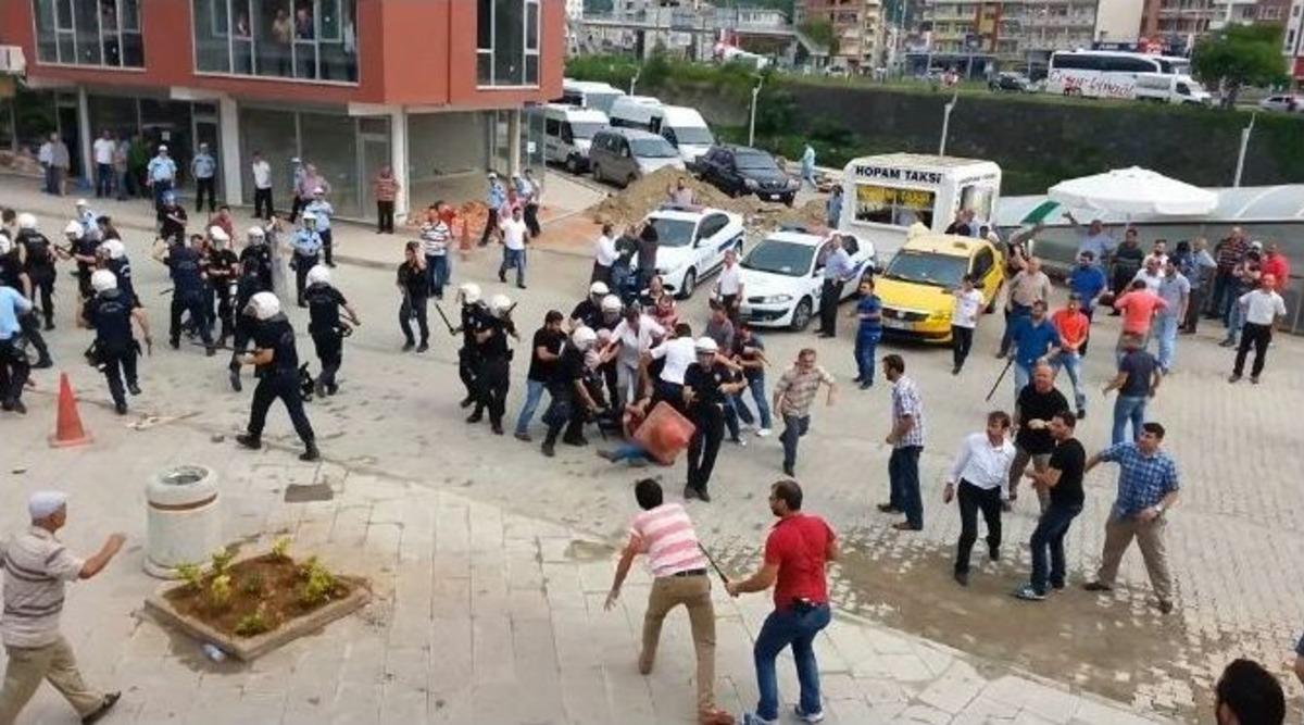 İhh'nın İftar Tır'ına Hopa'da Saldırı