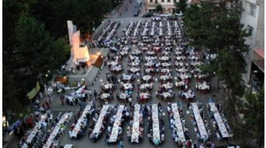 Taşk&ouml;pr&uuml; Belediyesi, Her G&uuml;n 250 Kişiye İftar Verecek