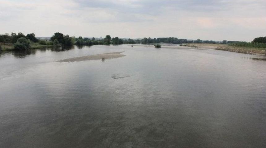 Meri&ccedil; Nehri'nde Su Seviye Azaldı