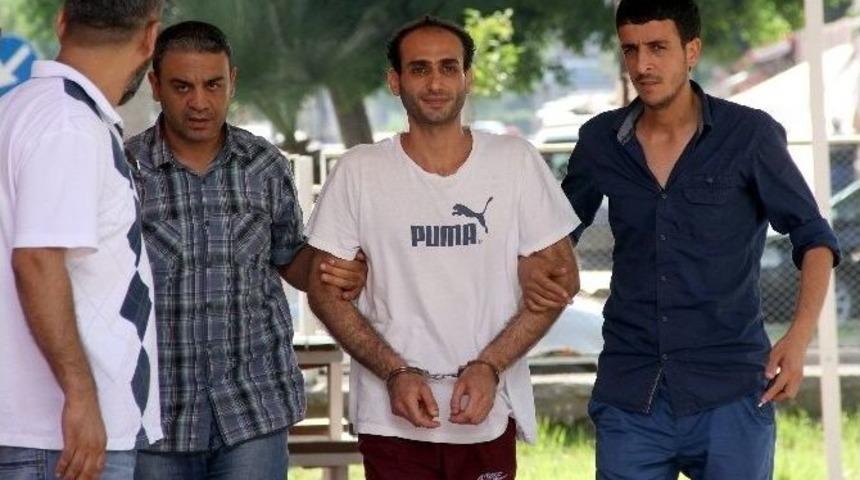 Babasını &Ouml;ld&uuml;ren Şizofreni Hastası Adli Tıpa Getirildi