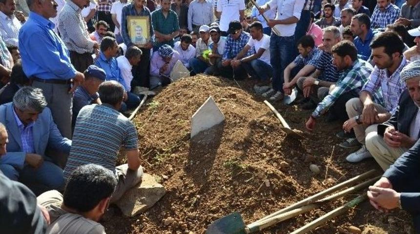 Ypg&rsquo;li Kapar Y&uuml;ksekova&rsquo;da Toprağa Verildi