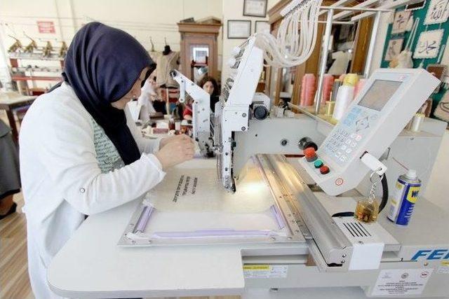 Ehram Dokumayı &Ouml;ğrendi, Sertifikalarını Aldılar 3