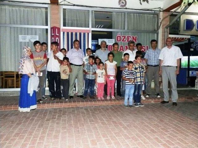 Hisarcık Belediyesi nden &Ouml;ks&uuml;z Ve Yetimlere İftar Yemeği 2