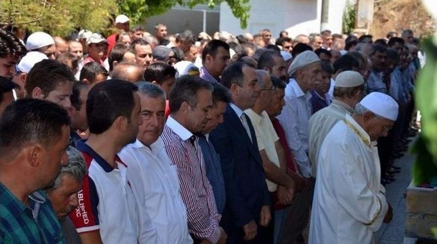 Gen&ccedil;lik Hizmetleri Ve Spor İl M&uuml;d&uuml;r&uuml; Akın&rsquo;ın Annesi Toprağa Verildi