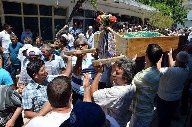 Gençlik Hizmetleri Ve Spor İl Müdürü Akın’ın Annesi Toprağa Verildi