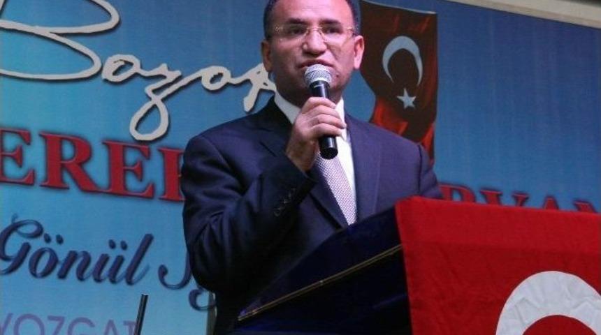 Bakan Bozdağ: "her G&uuml;n Y&uuml;zlerce İnsan, Ramazan Ayına Rağmen Katlediliyor"
