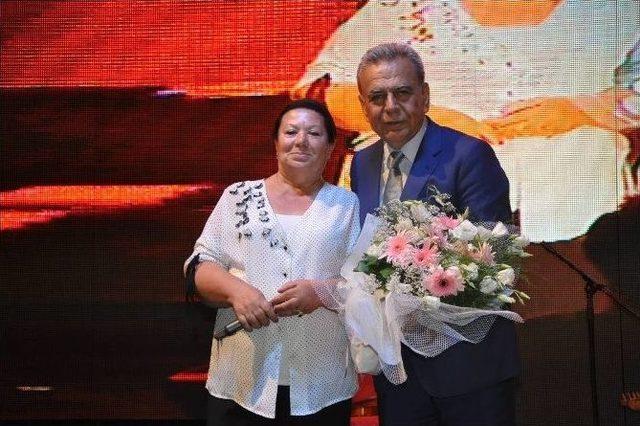 İzmir B&uuml;y&uuml;kşehir Belediyesi, Şehit Yakınlarına Ve Gazilere İftar Verdi 3