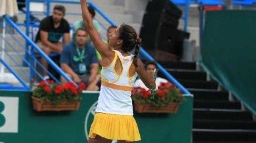 B&uuml;y&uuml;kak&ccedil;ay &Uuml;&ccedil; Sette Mağlup