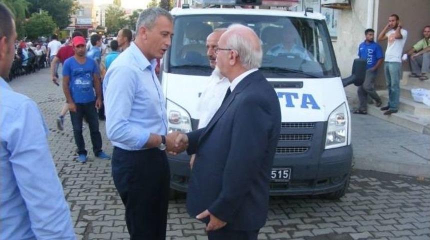 T&uuml;rk Ve Rum Vatandaşlar İftarda Buluştu