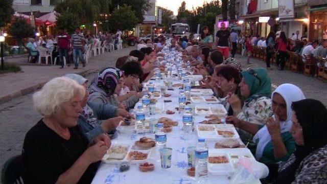 Türk Ve Rum Vatandaşlar İftarda Buluştu