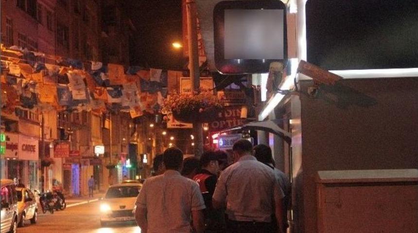 Atm'ye Kopyalama Cihaz Takıldı İhbarı Polisi Alarma Ge&ccedil;irdi