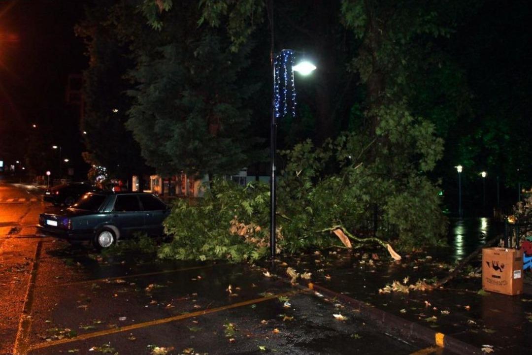 Zonguldak&rsquo;ta Sağanak Ve Fırtına