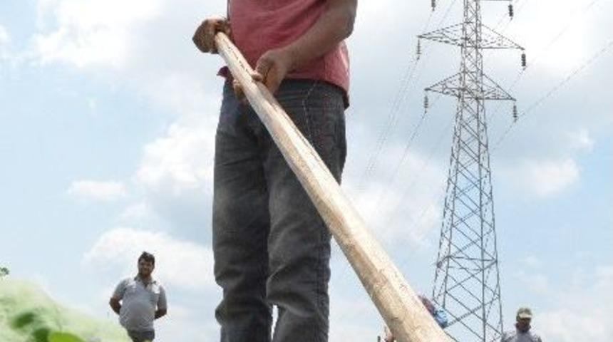 40 Derece Sıcakta &Ccedil;alışıp Oru&ccedil; Tutuyorlar