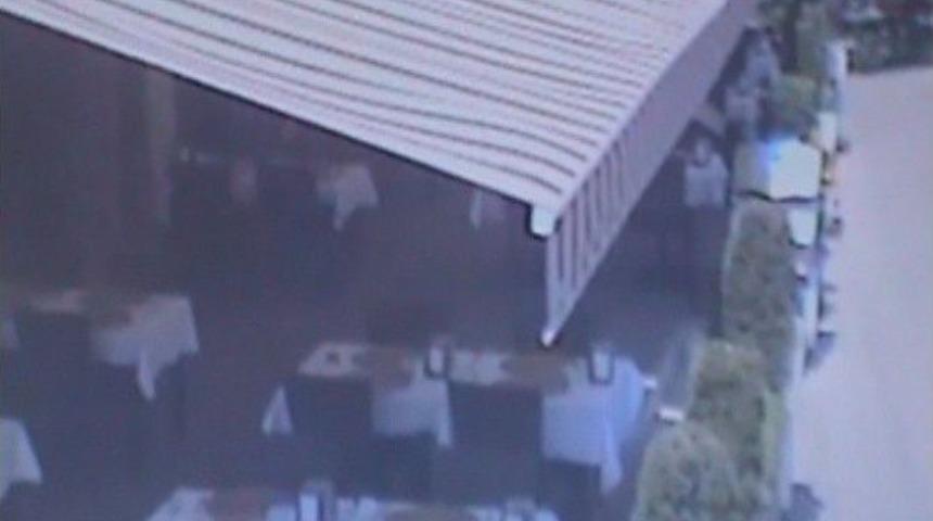 İngiliz Turist Atv Motosikletle Restorana Daldı