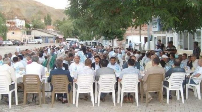 Kuluncak&rsquo;da Toplu İftar Programı D&uuml;zenlendi