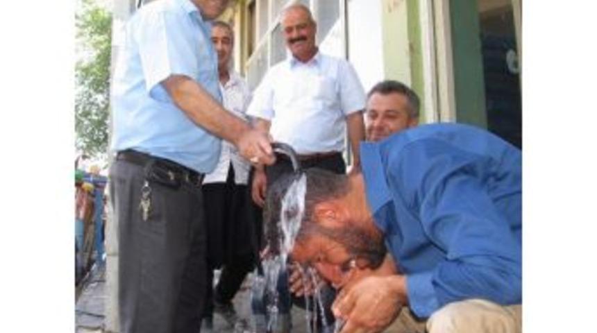 &Ccedil;&ouml;l Sıcakları Etkisini S&uuml;rd&uuml;r&uuml;yor