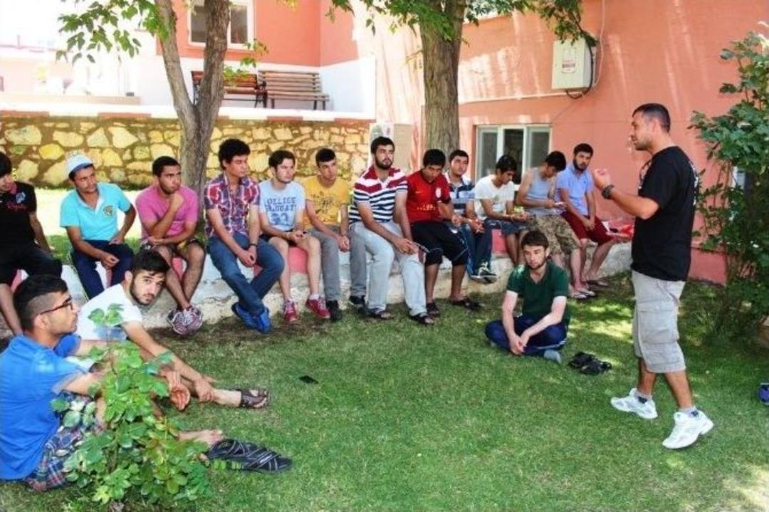 12 İlin Gen&ccedil;leri Van&rsquo;da Kampa Girdi