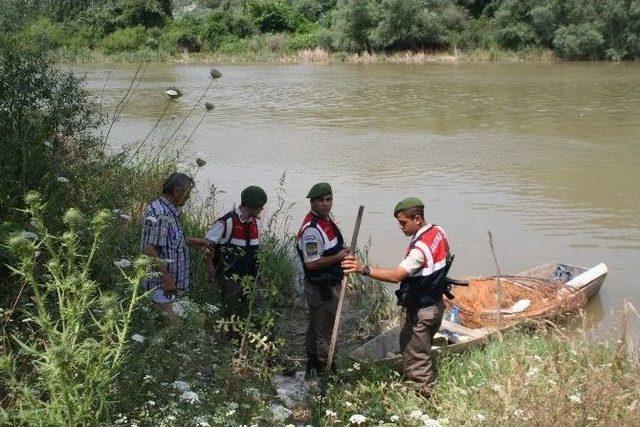 Sakarya Nehrinde Kaçak Avlanma