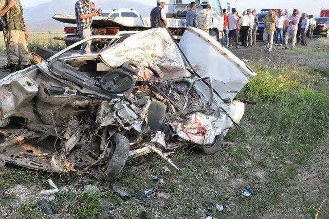 Patnos&rsquo;ta Trafik Kazası: 1 &Ouml;l&uuml;, 1 Yaralı 2