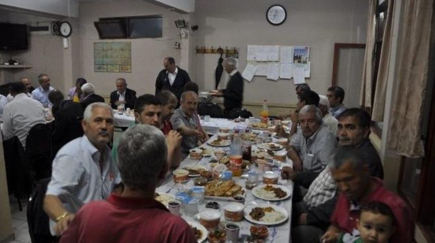 Dilovası İftarı Demirciler Mahallesinde A&ccedil;tı