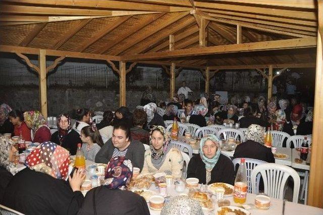 Dilovası İftarı Demirciler Mahallesinde Açtı