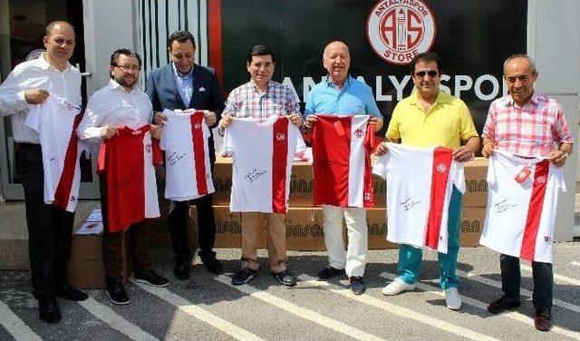 Kepez Belediyesi&rsquo;nden Antalyaspor&rsquo;a 5 Bin Forma Desteği 1