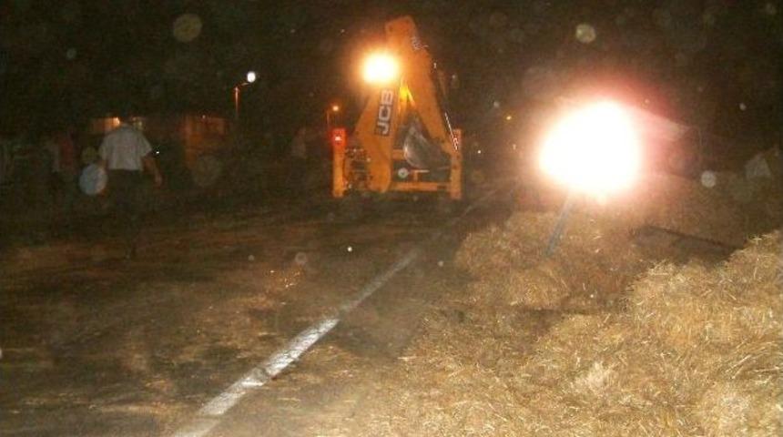G&ouml;me&ccedil;&rsquo;te Trafik Kazası: 3 Yaralı