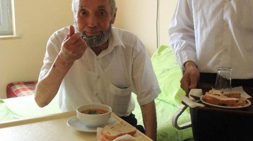 Devletten Doğum Yapan Hastaya Lohusa Şerbeti