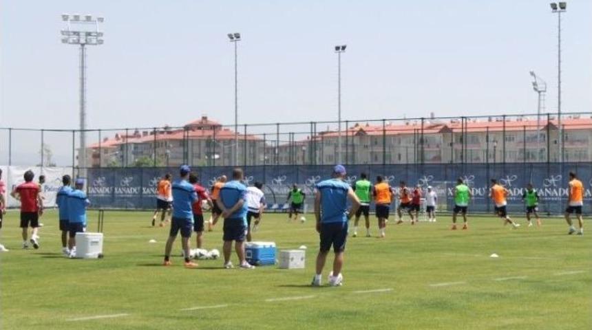 Giray Ka&ccedil;ar, &Ccedil;aykur Rize İle İlk Antrenmanına &Ccedil;ıktı