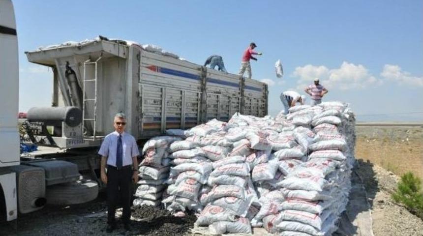 Sandıklı Kaymakamlığı K&ouml;m&uuml;r Dağıtımına Başladı