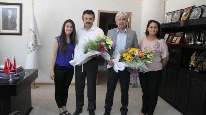 Başkan Hızlı'ya Folkl&ouml;rc&uuml;lerden Teşekk&uuml;r