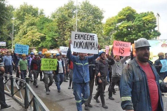 Ocaklarının Kapatılacağı Duyan Maden İş&ccedil;ileri Ttk&rsquo;ya Y&uuml;r&uuml;d&uuml; 3
