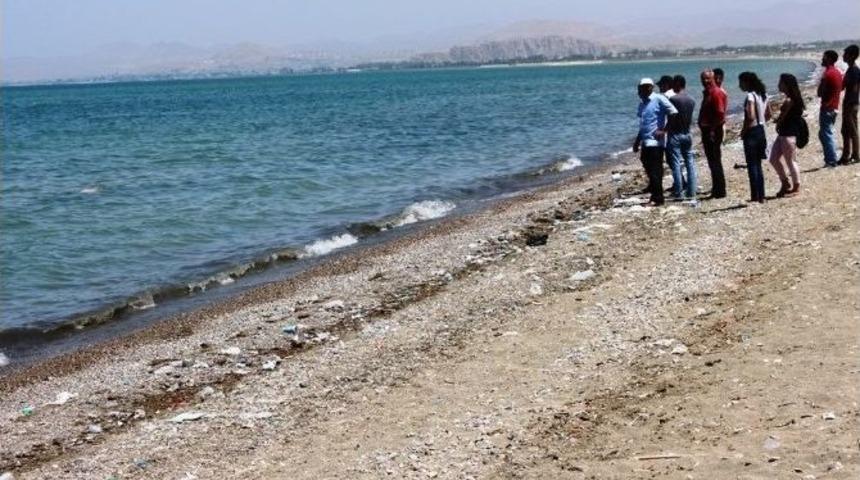 Van G&ouml;l&uuml;&rsquo;nde Erkek Cesedi Bulundu