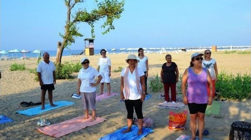 Sarımsaklı Plajları&rsquo;nda &Uuml;cretsiz Yoga Eğitimleri