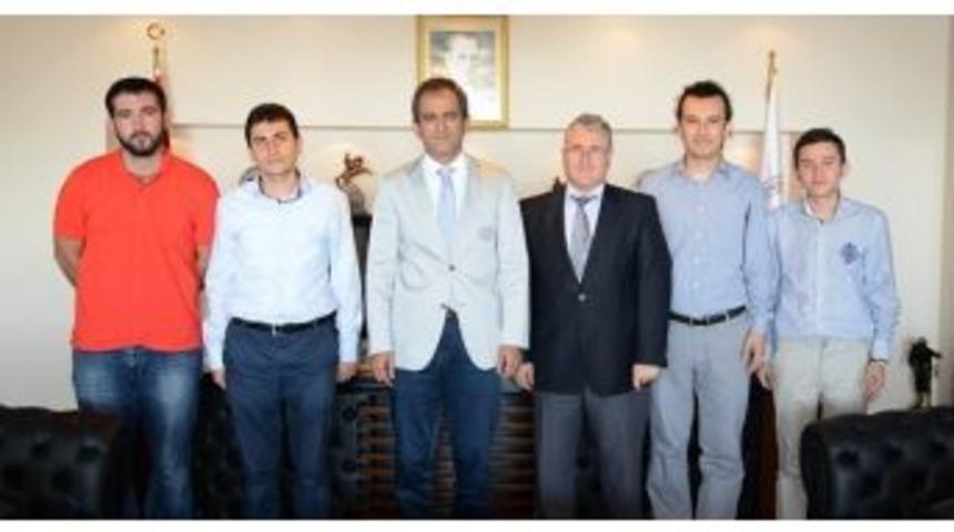 Uluslararası &Ouml;ğrenci Sempozyumu Katılımcılarından &Ouml;zer&rsquo;e Ziyaret