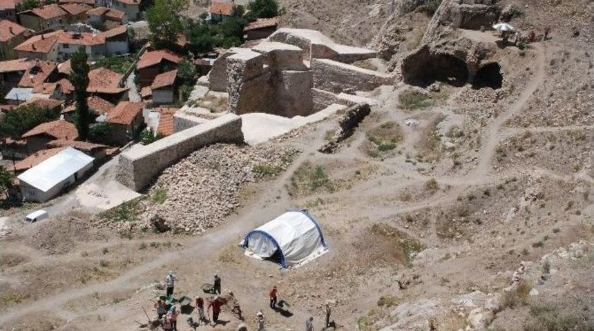 Tokat Kalesi&rsquo;nde Restorasyon &Ccedil;alışması