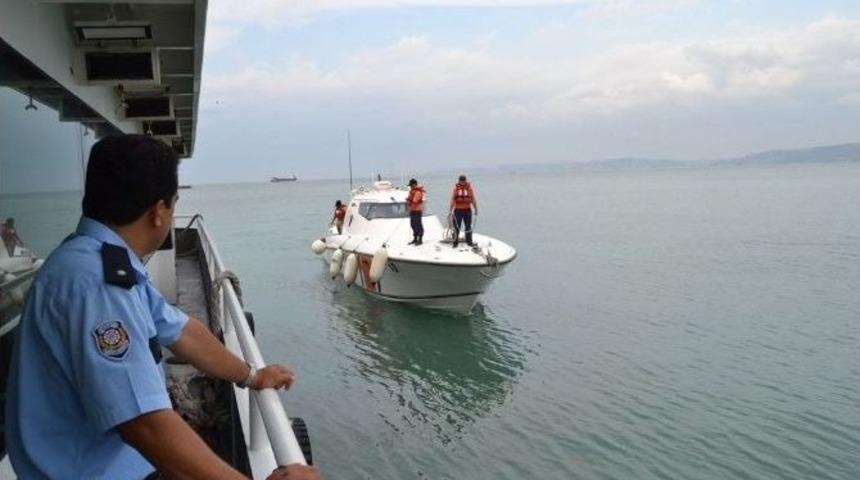 (&ouml;zel Haber) 21 Yaşındaki Gen&ccedil; Feribottan Atladı