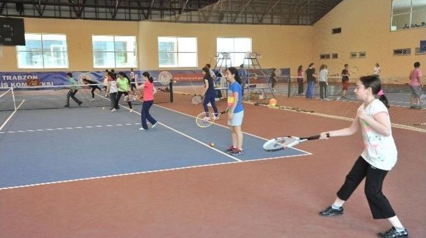 Tenis&rsquo;e &Ccedil;ocukların İlgisi B&uuml;y&uuml;k