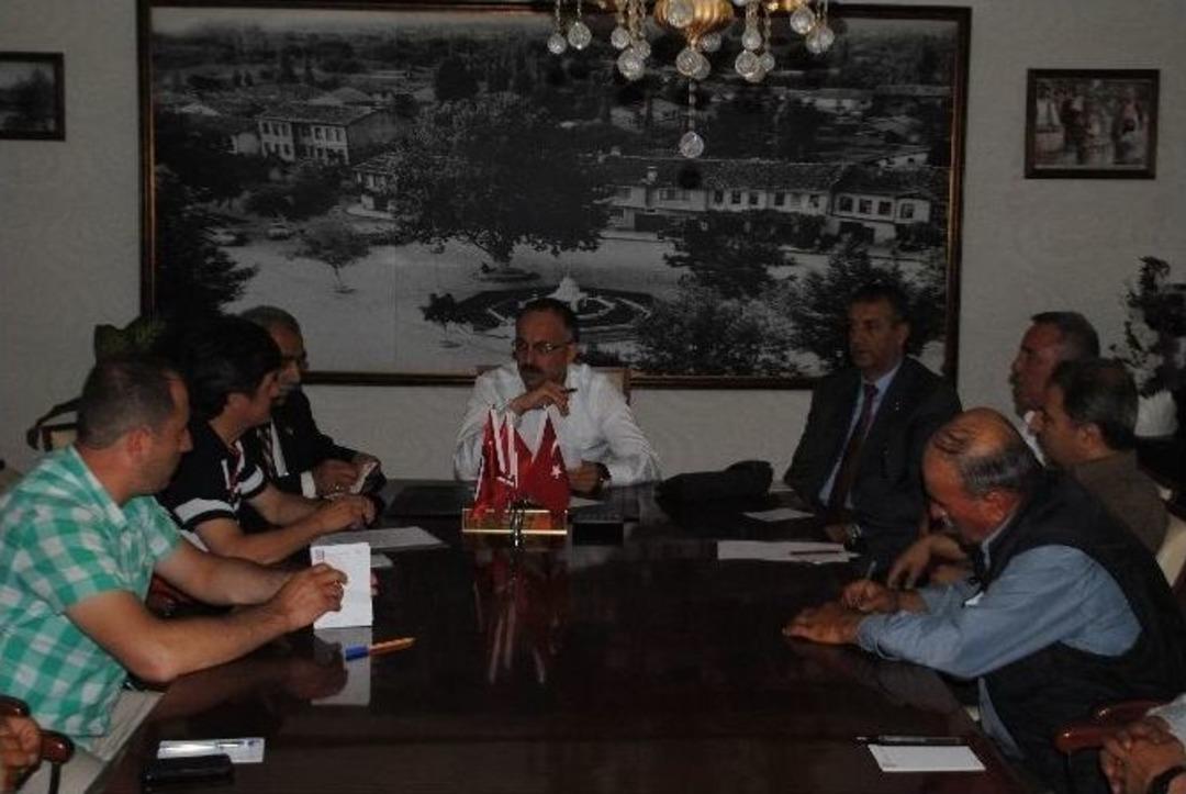 G&uuml;rsu Belediye Başkanı C&uuml;neyt Yıldız: