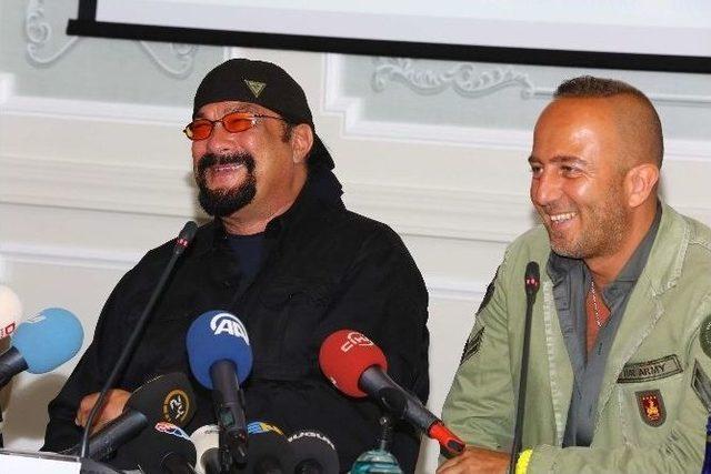 Steven Seagal: “osmanlı Tarihini Yakından İnceliyorum”