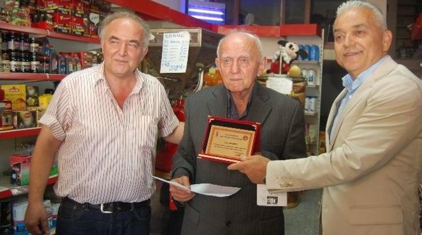 64 Yıllık İşini Oğluna Devir Etti