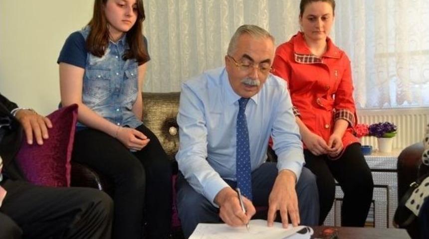 İki &Ccedil;ocuğundan Sonra &Uuml;&ccedil;&uuml;nc&uuml;s&uuml;ne Koruyucu Anne Oldu