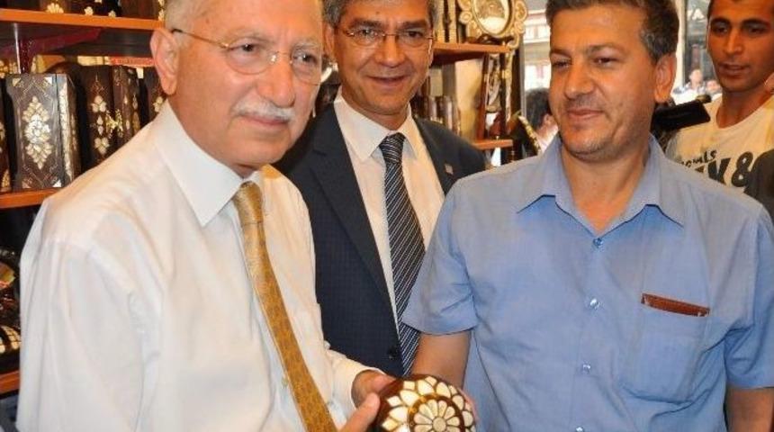 Ekmeleddin İhsanoğlu, Gaziantep &Ccedil;arşısını Gezdi