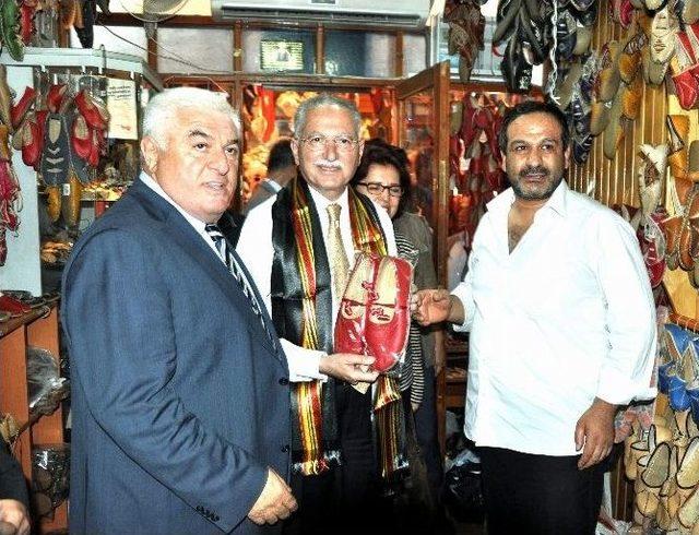 Ekmeleddin İhsanoğlu, Gaziantep Çarşısını Gezdi 3