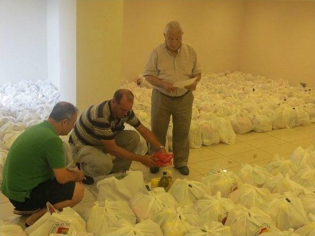 &Ccedil;tb&rsquo;den 710 Aileye Gıda Yardımı 2