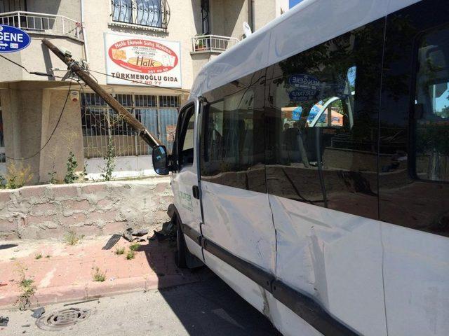 Kur an Kursu &Ouml;ğrencilerini Taşıyan Minib&uuml;s Kaza Yaptı 1