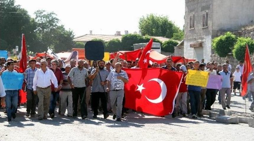 Bir Gencin Karakolda Dayak Yiyerek Beyin Kanaması Ge&ccedil;irdiği İddiası İl&ccedil;eyi Karıştırdı