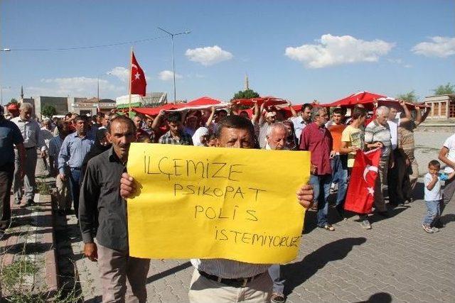 Bir Gencin Karakolda Dayak Yiyerek Beyin Kanaması Geçirdiği İddiası İlçeyi Karıştırdı