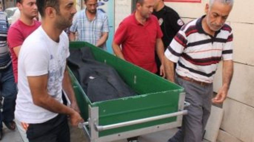 Kapıya Koyduğu Dinamitle &Ouml;len &Ouml;ğretmen Elazığ'da Toprağa Verildi